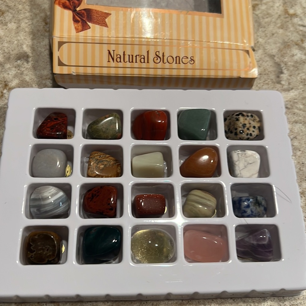 Semi-Precious Stones - Picture 4 of 4